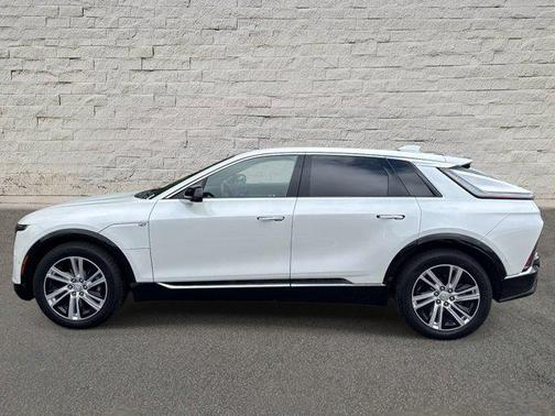 Crystal White Tricoat 2024 Cadillac LYRIQ Tech