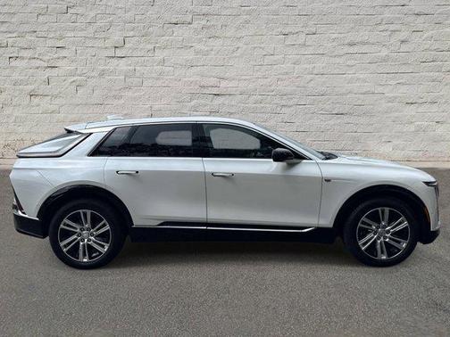 Crystal White Tricoat 2024 Cadillac LYRIQ Tech