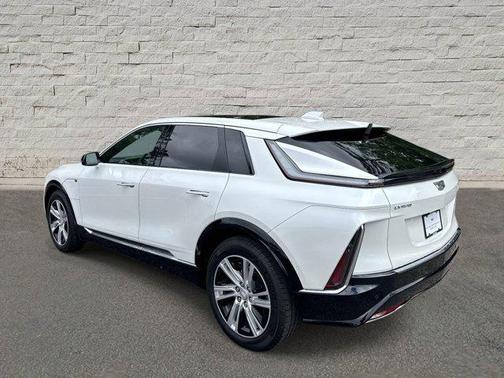 Crystal White Tricoat 2024 Cadillac LYRIQ Tech