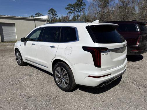 2025 Cadillac XT6 Premium Luxury FWD