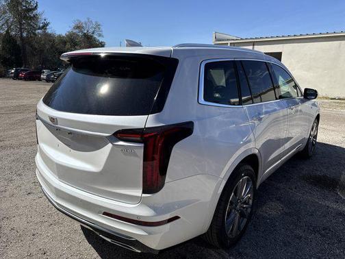 2025 Cadillac XT6 Premium Luxury FWD