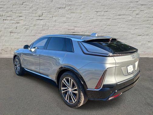 Argent Silver Metallic 2024 Cadillac LYRIQ Luxury