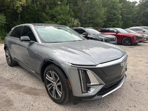 Argent Silver Metallic 2024 Cadillac LYRIQ Luxury