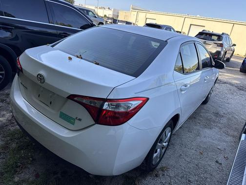 Super White 2016 Toyota Corolla LE