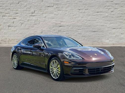 Mahogany Metallic 2018 Porsche Panamera 4