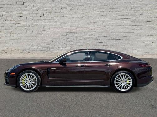 Mahogany Metallic 2018 Porsche Panamera 4