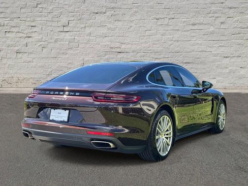 Mahogany Metallic 2018 Porsche Panamera 4