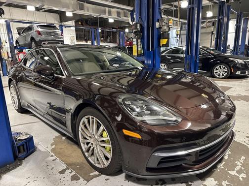 Mahogany Metallic 2018 Porsche Panamera 4
