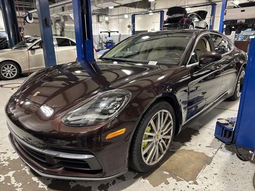 Mahogany Metallic 2018 Porsche Panamera 4