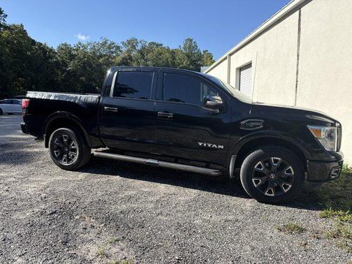 2017 Nissan Titan Platinum Reserve