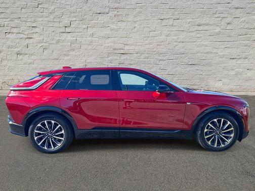 2025 Cadillac LYRIQ Sport