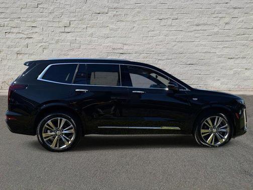 2025 Cadillac XT6 Premium Luxury FWD