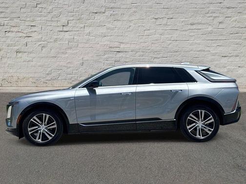 Argent Silver Metallic 2025 Cadillac LYRIQ Luxury