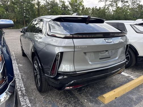 Argent Silver Metallic 2025 Cadillac LYRIQ Luxury