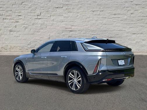 Argent Silver Metallic 2025 Cadillac LYRIQ Luxury