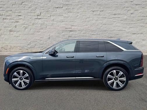 2025 Cadillac Escalade IQ Luxury 1