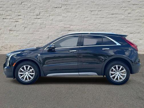 Stellar Black Metallic 2022 Cadillac XT4 Premium Luxury