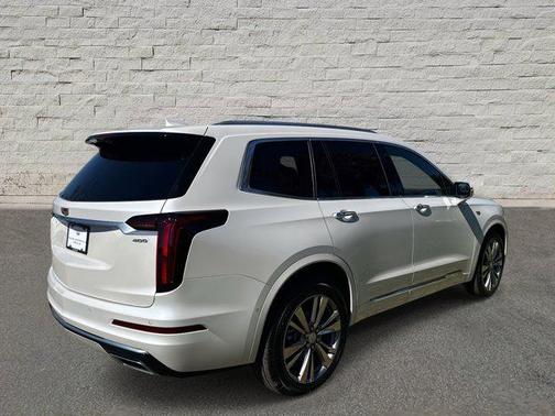 2025 Cadillac XT6 Premium Luxury FWD