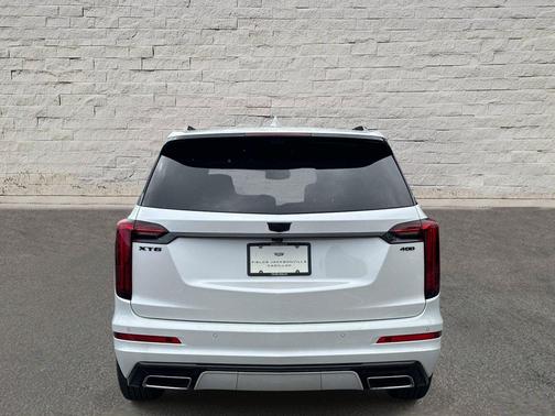 Crystal White Tricoat 2025 Cadillac XT6 Premium Luxury FWD