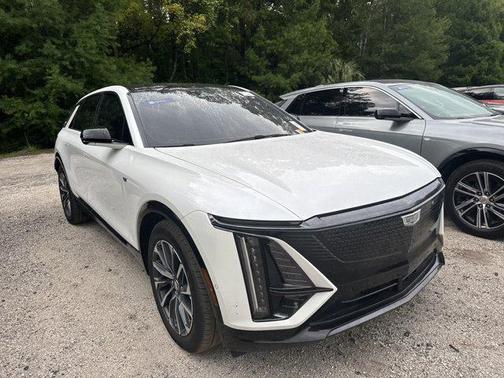 Crystal White Tricoat 2024 Cadillac LYRIQ Sport