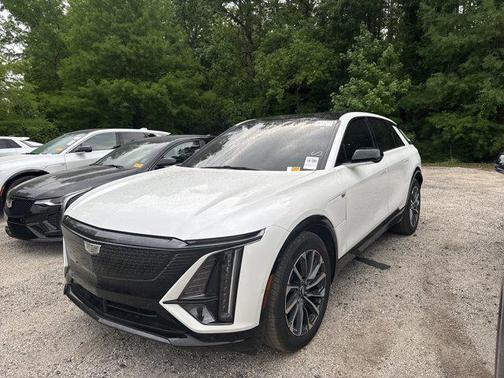 Crystal White Tricoat 2024 Cadillac LYRIQ Sport