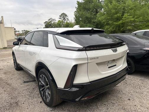 Crystal White Tricoat 2024 Cadillac LYRIQ Sport