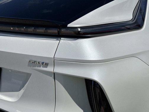 Crystal White Tricoat 2024 Cadillac LYRIQ Sport