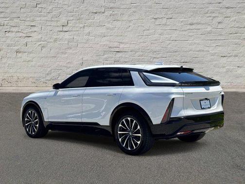 Crystal White Tricoat 2024 Cadillac LYRIQ Sport