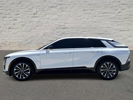 Crystal White Tricoat 2024 Cadillac LYRIQ Sport