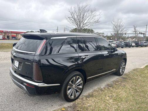 2026 Cadillac VISTIQ Luxury