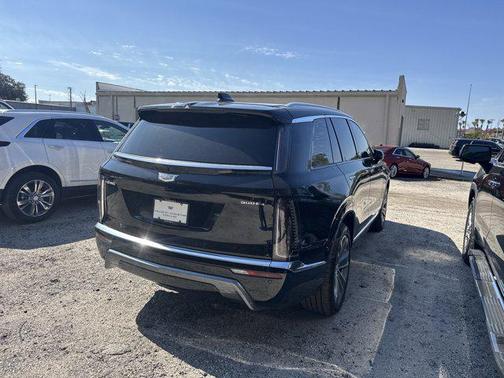 2026 Cadillac VISTIQ Luxury