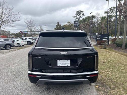 2026 Cadillac VISTIQ Luxury