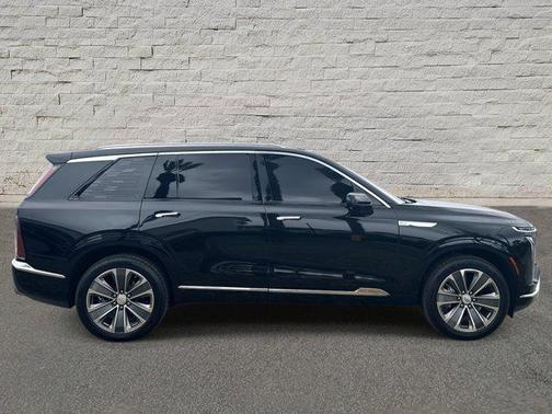 2026 Cadillac VISTIQ Luxury