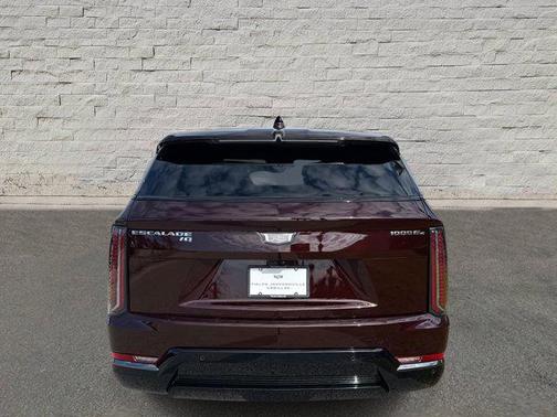 2025 Cadillac Escalade IQ Sport 1