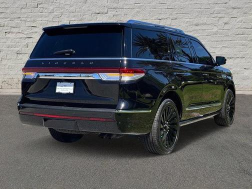 2022 Lincoln Navigator Black Label