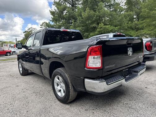 Diamond Black Crystal Pearlcoat 2023 RAM 1500 Big Horn/Lone Star