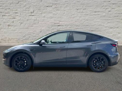 Solid Black 2022 Tesla Model Y Long Range Dual Motor All-Wheel Drive