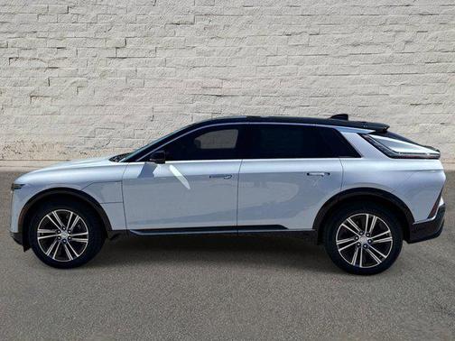 Vibrant White Tricoat 2026 Cadillac LYRIQ Luxury