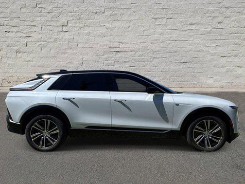 Vibrant White Tricoat 2026 Cadillac LYRIQ Luxury