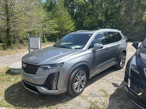 Argent Silver Metallic 2025 Cadillac XT6 Premium Luxury FWD