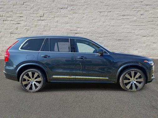 2024 Volvo XC90 B6 Plus Bright Theme 7-Seater