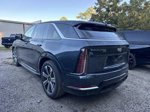 2025 Cadillac Escalade IQ Luxury 2