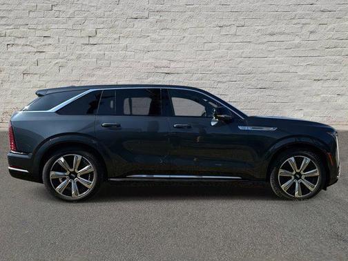 2025 Cadillac Escalade IQ Luxury 2