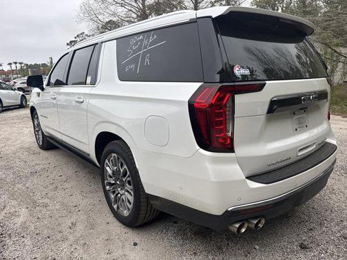 White Frost Tricoat 2023 GMC Yukon XL Denali Ultimate