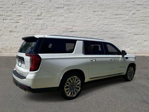 White Frost Tricoat 2023 GMC Yukon XL Denali Ultimate