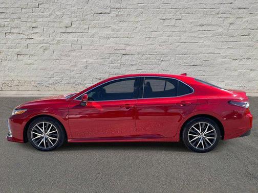 2023 Toyota Camry Hybrid XLE