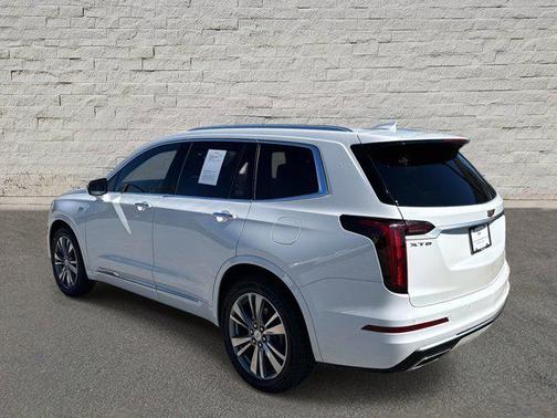 2022 Cadillac XT6 Premium Luxury FWD