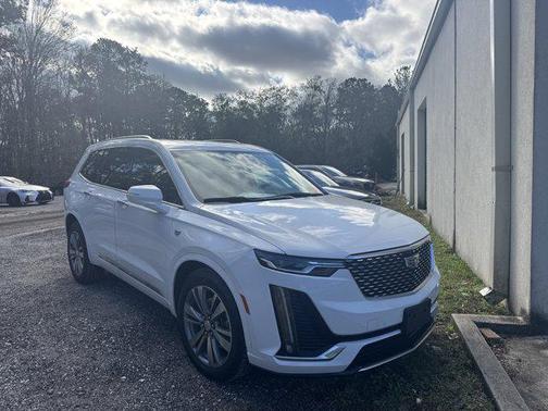 2022 Cadillac XT6 Premium Luxury FWD