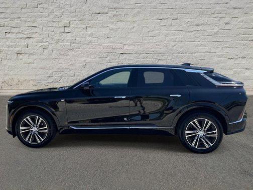 Stellar Black Metallic 2026 Cadillac LYRIQ Luxury