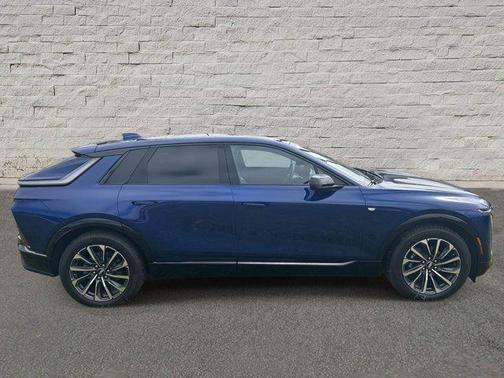 2025 Cadillac LYRIQ Sport